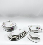 JOGO DE PORCELANA CONTENDO UMA SOPEIRA , 1 MOLHEIRA  , 5 TRAVESSAS 25 CM A MENOR E 40 CM DE DIAMETRO A GRANDE E 3 TRAVESSAS RETANGULAR  20 CM PEQUENA E 24 A GRANDE