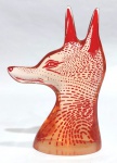 ABRAHAM PALATNIK  Escultura cinética representando cabeça de lobo em resina de poliéster de manufatura Abraham Palatnik. Medindo 10,5 cm de altura por 7,5 cm de comprimento.