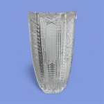 Grande vaso floreira de cristal tcheco lapidado Medindo 30 de altura por 15 de largura