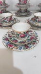 Trio de 10 xícaras, pires e pratos de chá GORGEOUS CROWN STAFFORDSHIRE l Porcelana Inglesa l Padrão F7117 "1000 flores" l Padrão Floral
