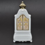 Item de Colecionador - Antigo e raro frasco de perfume Avon - French Armoire Cologne Charisma. Apresenta selo ao fundo 4x17x7 cm.