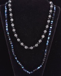 Vintage - Lote contendo 2 colares de cristais, sendo 1 negro e 1 bicolor. Bolas de +- 7 e 6 mm. 32 e 23 cm fechados
