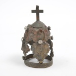 Arte Sacra - Antiga e rara coroa Papal em metal fundido com pedrarias, no estado. (8x4x3,5)