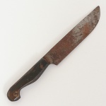 CUTELARIA, uma (1) pequena faca, lâmina em aço, empunhadura em chifre, sem marca de cuteleiro aparente,sinais de uso e oxidação, medindo 14 cm comprimento, vide foto.