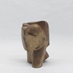 J.E. "Sem título" Escultura em bronze polido. Assinada com monograma, tiragem 4/15. Selo de ZANI Fundições Artística. Alt. 13cm.