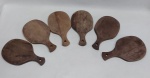 Seis tábuas para serviço de queijos e embutidos em madeira maciça. Med. 23 x 12 cm.