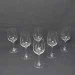 Seis taças para vinho tinto em cristal translúcido. Alt. 18cm.