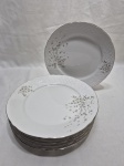 Jogo de 6 pratos raso de mesa em Porcelana Beatriz floral com friso prata. Medindo 24cm de diâmetro.