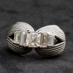 RARO DIAMANTE ASSCHER CUT.ICÔNICO ANEL EUROPEU ART DÉCO EM PLATINA COM DIAMANTE CENTRAL ASSCHER CUT