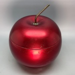 DIVERSOS - Antiga geleira em formato de maçã, interior em vidro espelhado. Med. 25 cm. Desgastes.