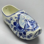 PORCELANA - HOLANDA - DELFT - Tamanco holandes. Med. 10x22 cm.
