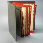 FILATELIA - Antigo fichário com diversos selos.