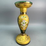 CRISTAL DA BOHEMIA - Belo vaso floreira Venesiano em tom verde com farta douração. Med. 20 cm.