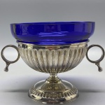 DEMI CRISTAL - Molheira em demi cristal azul e base em metal espessurada a prata. Med. 12x18 cm.