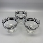 DEMI CRISTAL -  Lote de 3 taças decorados com frisos pretos. Med. 10x10 cm.