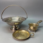 METAL - Pequeno cesto e coador de chá em metal espessurado a prata.