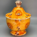 FAIANÇA - Antigo potiche em faiança decorada com flores. Med. 19x15 cm.