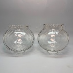 DEMI CRISTAL - Par de cúpulas em demi cristal. Med. 14x14x5 cm.