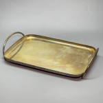 METAL - Bandeja retangular em metal espessurada a prata e alças altas. Med. 6x33x20 cm.