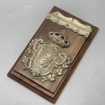 DIVERSOS - Bloco / capa - em jacarandá com aplicações em prata de lei, contraste Javali, portuguesa, decorada no centro Brasão da coroa portuguesa. Med. 18x11 cm e peso bruto 265 grs.