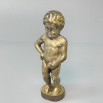 METAL - Miniatura de escultura de menino, dito, Maneco. Alt. 7 cm e 65 grs.
