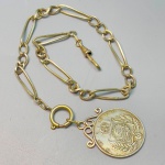 PRATA DE LEI - Moeda antiga como pingente e corrente. Aberta 33 cm e peso 25 grs.