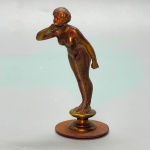 ART NOUVEAU - Pequena escultura, representando figura de nú feminino. Alt. 10 cm.