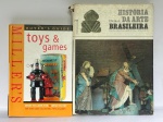 LIVROS - Lote de 2 livros ilustrados diversos sobre ARTE e Antiguidades - LIVRO Miller's Buyer's Guide: Toys & Games - História da Arte Brasileira. Marcas do tempo, leves desgastes e possíveis manchas.