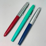 COLECIONISMO - Lote de 3 antigas canetas tinteiros. No estado.