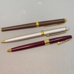 COLECIONISMO - Lote de 3 antigas canetas diversos. No estado.