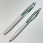 COLECIONISMO - Conjunto de caneta tinteiro e roller, SHELFER. No estado.