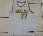 CAMISA DE BASQUETE DALLAS TAMANHO G NÃO ORIGINAL . COPIA