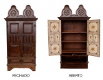 Móvel para guardados, estilo "Rústico". Brasil  século XIX. Frente com duas portas almofadad
