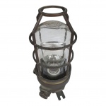 Luminária náutica adaptada para mesa para uma luz executada em fer forget, e vidro translúcido, Alt. 23, Diam. 11 cm.