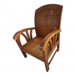 Poltrona em madeira nobre, encosto e assento em ratam braços recurvos sustentado por 3 réguas em lira, pernas arrematadas em trava, acompanha almofada em tecido na cor verde, 51 x 55, Alt. 83 cm.