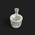 Antiga bombonière em grosso cristal lapidado, Alt. 21, Diam. 12 cm.