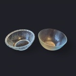 Dois bowls em cristal lapidados, Diam 25, Alt. 10 e 12 cm.
