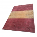 Tapete dito persa, tecido à máquina nas cores vermelho/amarelo e etc. necessita higienização, 202 x 152 cm.