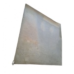 Tapete nacional em lã na cor gelo, pequena parte da bainha está descosturada, marcas do tempo, e necessita higienização, 350 x 295 cm.