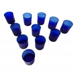 Onze copos em cristal na cor azul em 3 tamanhos diferentes: Alt. 10 e 9, Diam. 8 e 7 cm.