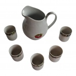 Cinco xícaras  Veracruz e uma jarra em porcelana policromadas, Alt. 13 cm.