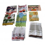 Oito panos de prato diversos o de bainha marrom com leve marca de guarda.