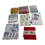 Oito panos de prato diversos.