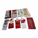 Cinco toalhas de mesa e 4 toalhas de mão de cozinha.