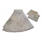 Toalha com 7 guardanapos ilha da madeira, um guardanapo com marcas de guarda, Diam. 173,  43 x 43