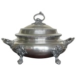 PRATA DE LEI - Sopeira em prata de lei brasileira de teor 833, peça de meados do século XIX com trab