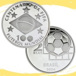 Moeda do Brasil - 2 Reais 2004 - Estojo com a Moeda de 2 Reais 2004 - Centenário da FIFA - P-740 - Prata (.925) - 27 g - 40 mm - Alusiva aos 100 anos da Federação Internacional de Futebol - Com Cápsula. Estojo Original CMB sem certificado e com sinais do tempo.