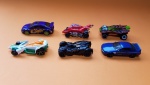 HOT WHEELS - Lote com 6 carrinhos Hot Wheels diversos - 6
