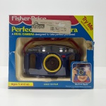 Câmera Fotográfica, Fisher-Price Perfect Short, Modelo FILME 110, Para Crianças, Em Otimo estado de Conservação, Na caixa original, Com Detalhes na Caixa, Com Manual,  Não Testado o funcionamento. Medidas da Caixa: Altura: 20 cm, Largura: 9 cm, Comprimento: 23 cm, Peso Total: 410 g. 
