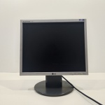 Monitor, Marca LG Flatron , Modelo L1750S  Não Acompanha o Fio, Ligando, mas não testado o Funcionamento. Medidas: Altura: 40 cm, Largura: 23 cm, Comprimento: 36,5 cm, Peso 5000 g.
